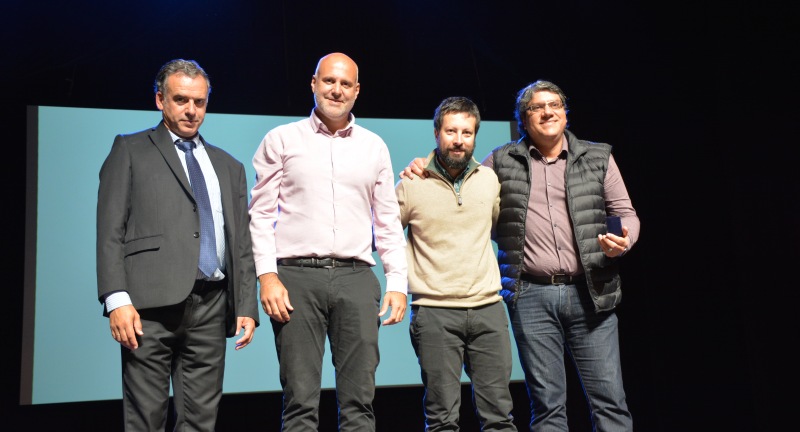 Homenaje a funcionarios y funcionarias municipales por sus 25, 30, 40 y 50 años de labor en el Complejo Cultural Politeama Homenaje a funcionarios y funcionarias municipales por sus 25, 30, 40 y 50 años de labor en el Complejo Cultural Politeama