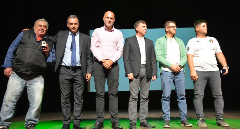 Homenaje a funcionarios y funcionarias municipales por sus 25, 30, 40 y 50 años de labor en el Complejo Cultural Politeama Homenaje a funcionarios y funcionarias municipales por sus 25, 30, 40 y 50 años de labor en el Complejo Cultural Politeama