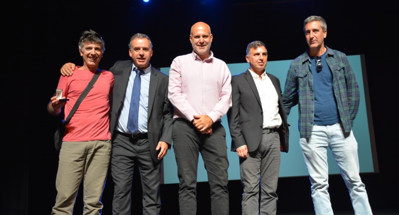 Homenaje a funcionarios y funcionarias municipales por sus 25, 30, 40 y 50 años de labor en el Complejo Cultural Politeama Homenaje a funcionarios y funcionarias municipales por sus 25, 30, 40 y 50 años de labor en el Complejo Cultural Politeama