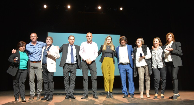 Homenaje a funcionarios y funcionarias municipales por sus 25, 30, 40 y 50 años de labor en el Complejo Cultural Politeama Homenaje a funcionarios y funcionarias municipales por sus 25, 30, 40 y 50 años de labor en el Complejo Cultural Politeama
