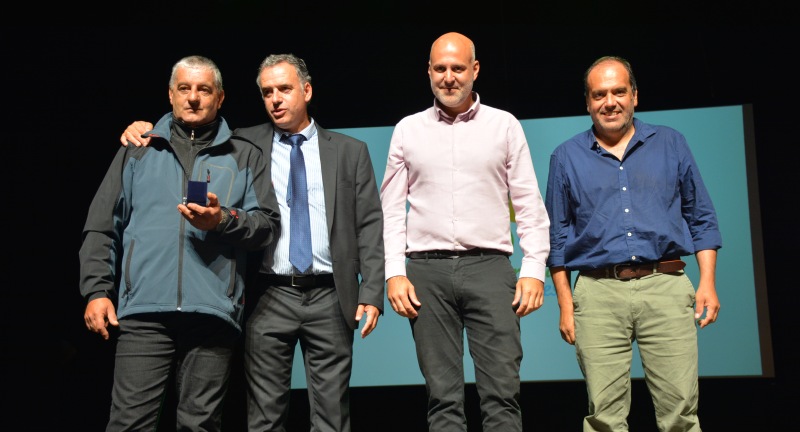 Homenaje a funcionarios y funcionarias municipales por sus 25, 30, 40 y 50 años de labor en el Complejo Cultural Politeama Homenaje a funcionarios y funcionarias municipales por sus 25, 30, 40 y 50 años de labor en el Complejo Cultural Politeama