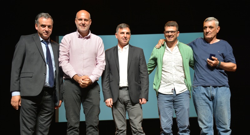 Homenaje a funcionarios y funcionarias municipales por sus 25, 30, 40 y 50 años de labor en el Complejo Cultural Politeama Homenaje a funcionarios y funcionarias municipales por sus 25, 30, 40 y 50 años de labor en el Complejo Cultural Politeama