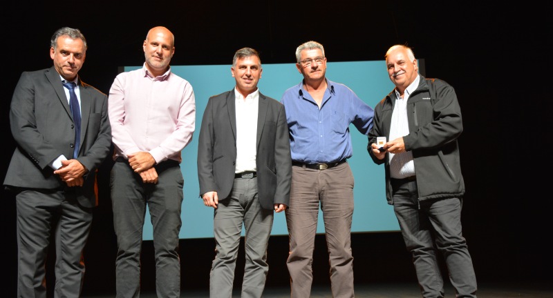 Homenaje a funcionarios y funcionarias municipales por sus 25, 30, 40 y 50 años de labor en el Complejo Cultural Politeama Homenaje a funcionarios y funcionarias municipales por sus 25, 30, 40 y 50 años de labor en el Complejo Cultural Politeama