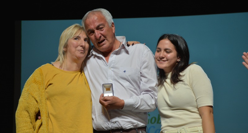 Homenaje a funcionarios y funcionarias municipales por sus 25, 30, 40 y 50 años de labor en el Complejo Cultural Politeama Homenaje a funcionarios y funcionarias municipales por sus 25, 30, 40 y 50 años de labor en el Complejo Cultural Politeama