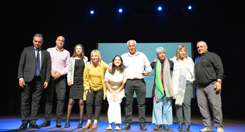 Homenaje a funcionarios y funcionarias municipales por sus 25, 30, 40 y 50 años de labor en el Complejo Cultural Politeama Homenaje a funcionarios y funcionarias municipales por sus 25, 30, 40 y 50 años de labor en el Complejo Cultural Politeama
