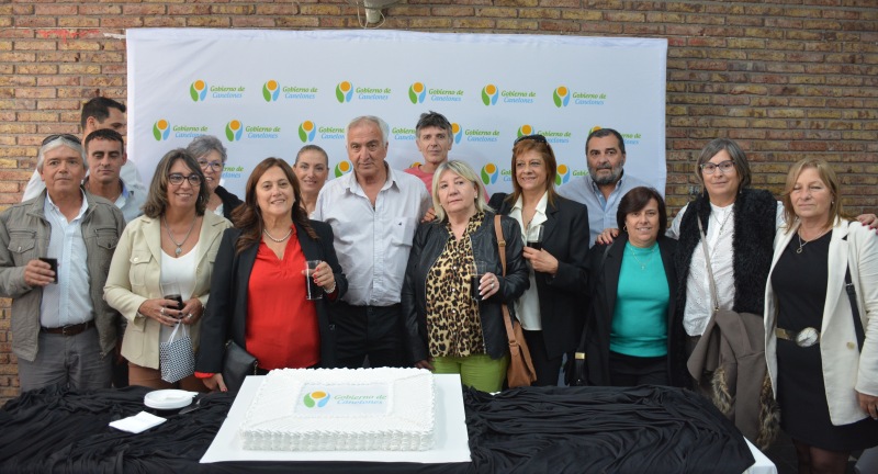 Homenaje a funcionarios y funcionarias municipales por sus 25, 30, 40 y 50 años de labor en el Complejo Cultural Politeama Homenaje a funcionarios y funcionarias municipales por sus 25, 30, 40 y 50 años de labor en el Complejo Cultural Politeama