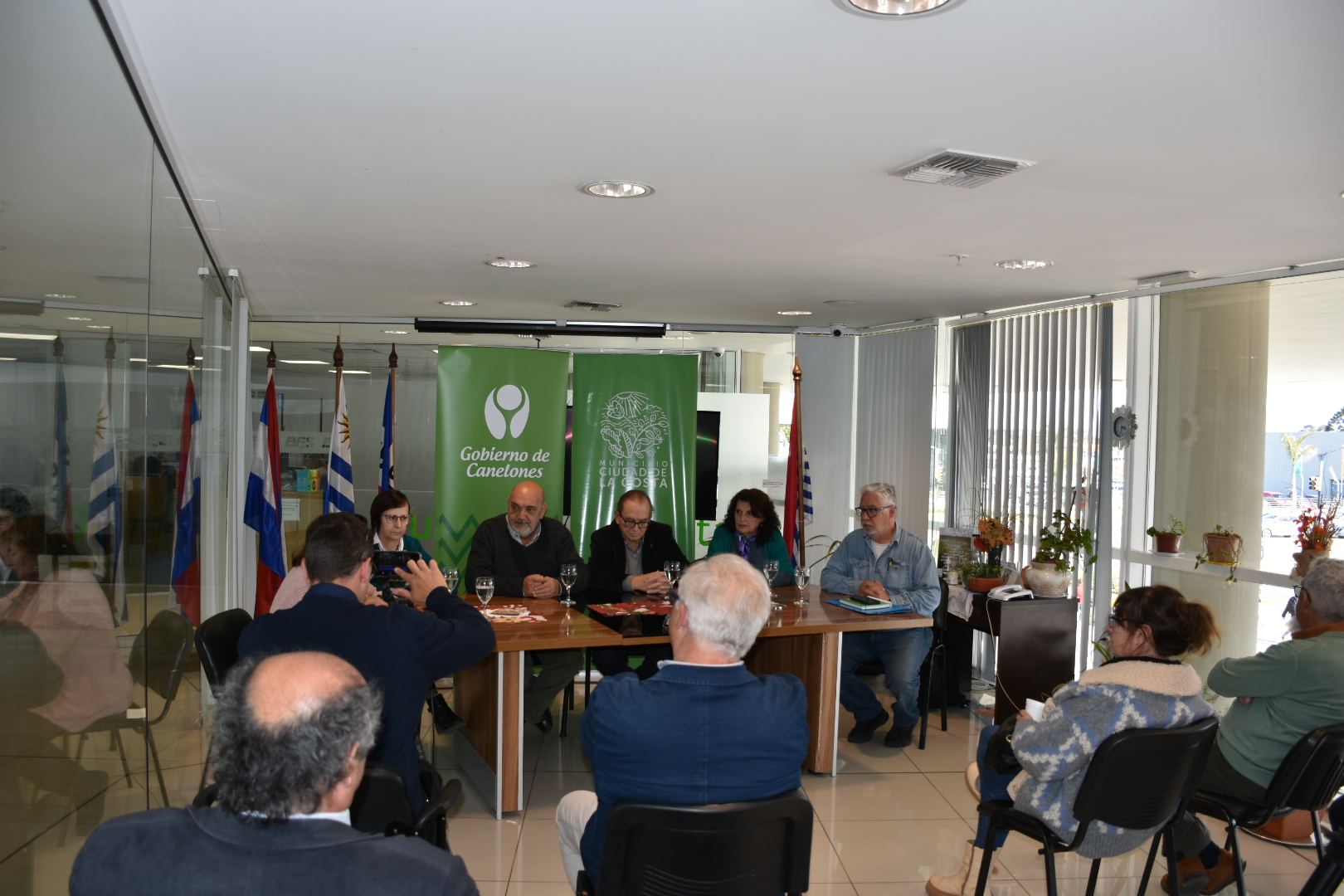Se invita a emprendedores a presentar propuestas de servicios gastronómicos y culturales para la plaza Zelmar Michelini de Ciudad de la Costa Se invita a emprendedores a presentar propuestas de servicios gastronómicos y culturales para la plaza Zelmar Michelini de Ciudad de la Costa