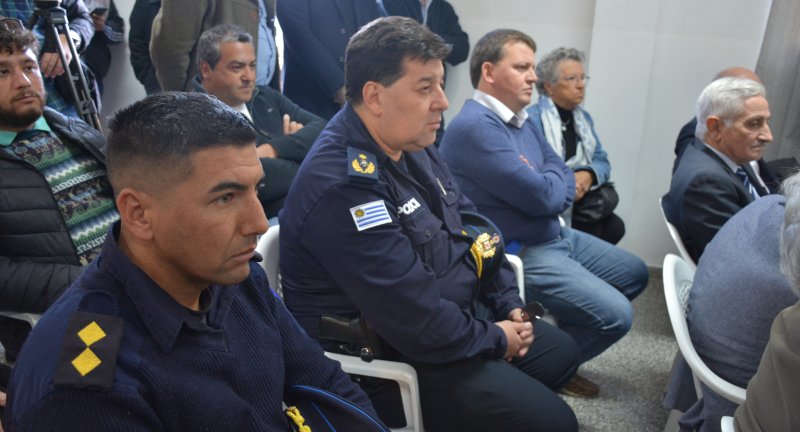 La Intendencia de Canelones y el Correo Uruguayo inauguraron un nuevo Centro de Cercanía en Juanicó La Intendencia de Canelones y el Correo Uruguayo inauguraron un nuevo Centro de Cercanía en Juanicó