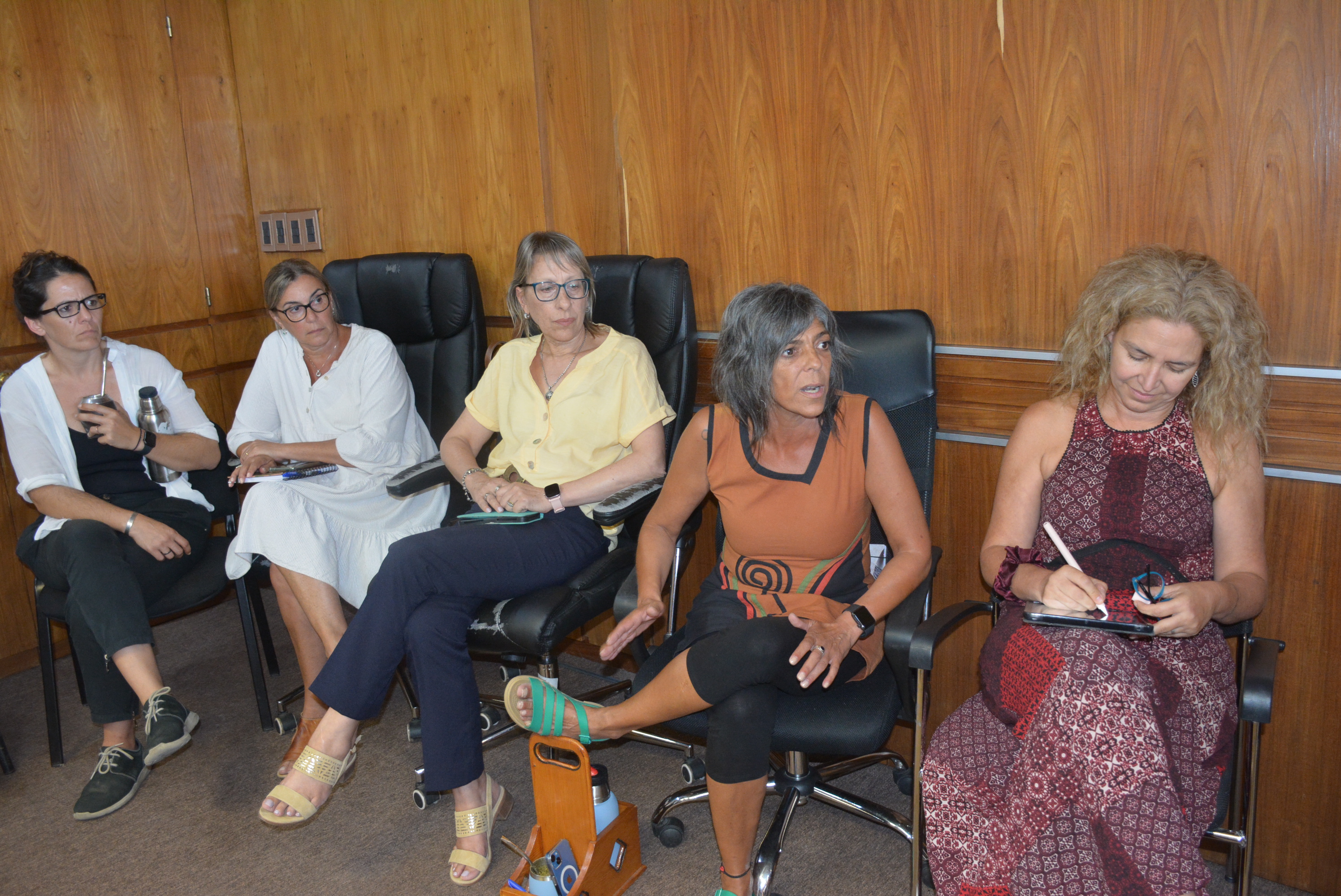 Mujeres con responsabilidad política en la Intendencia de Canelones tuvieron la primera reunión de cara al próximo 8 de marzo Mujeres con responsabilidad política en la Intendencia de Canelones tuvieron la primera reunión de cara al próximo 8 de marzo