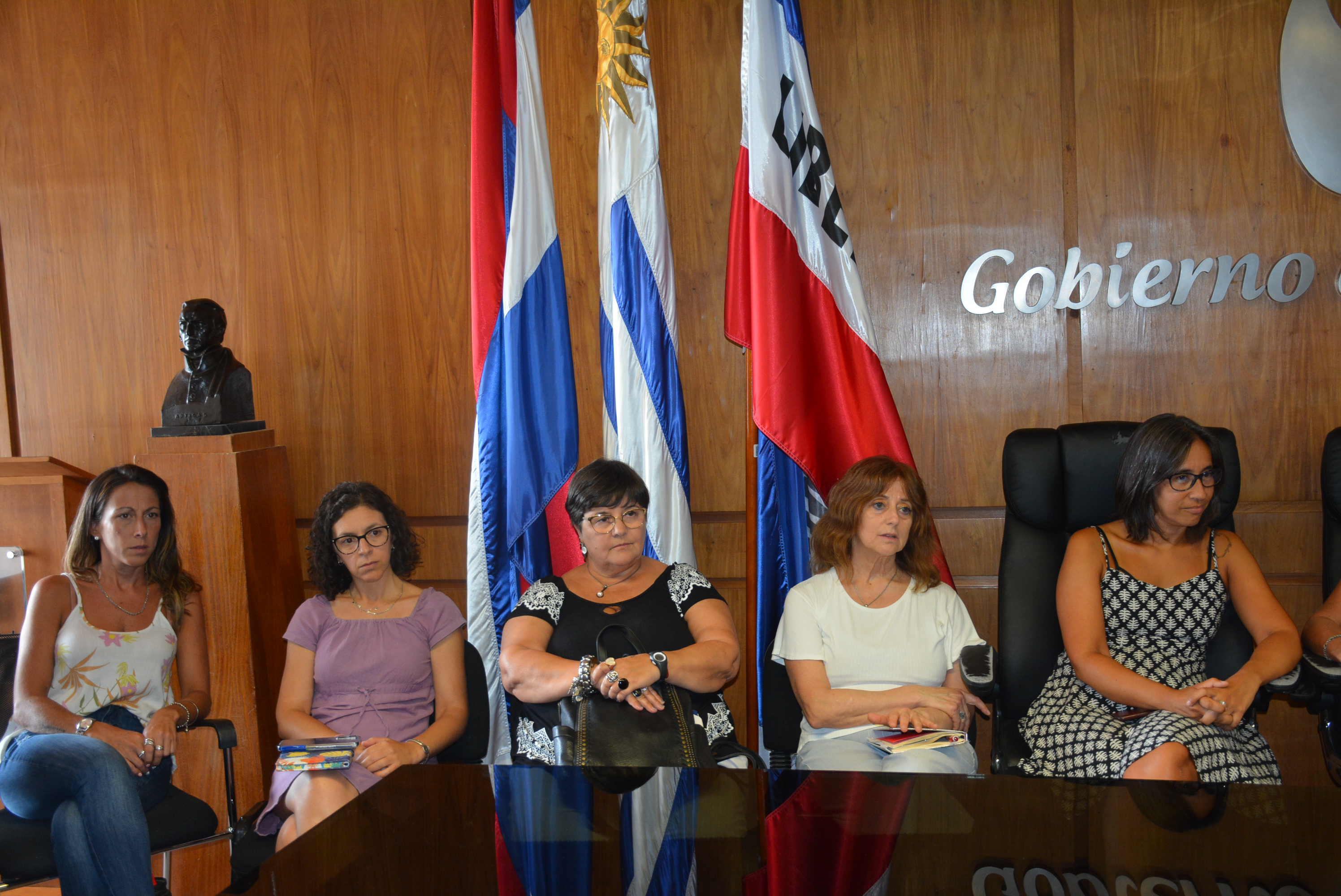 Mujeres con responsabilidad política en la Intendencia de Canelones tuvieron la primera reunión de cara al próximo 8 de marzo