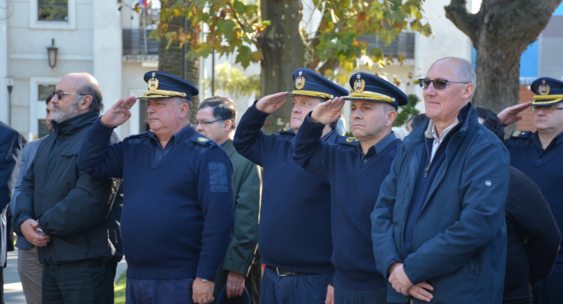 Autoridades en la conmemoración de los 209° aniversario de la Instalación del Primer Gobierno Patrio Autoridades en la conmemoración de los 209° aniversario de la Instalación del Primer Gobierno Patrio