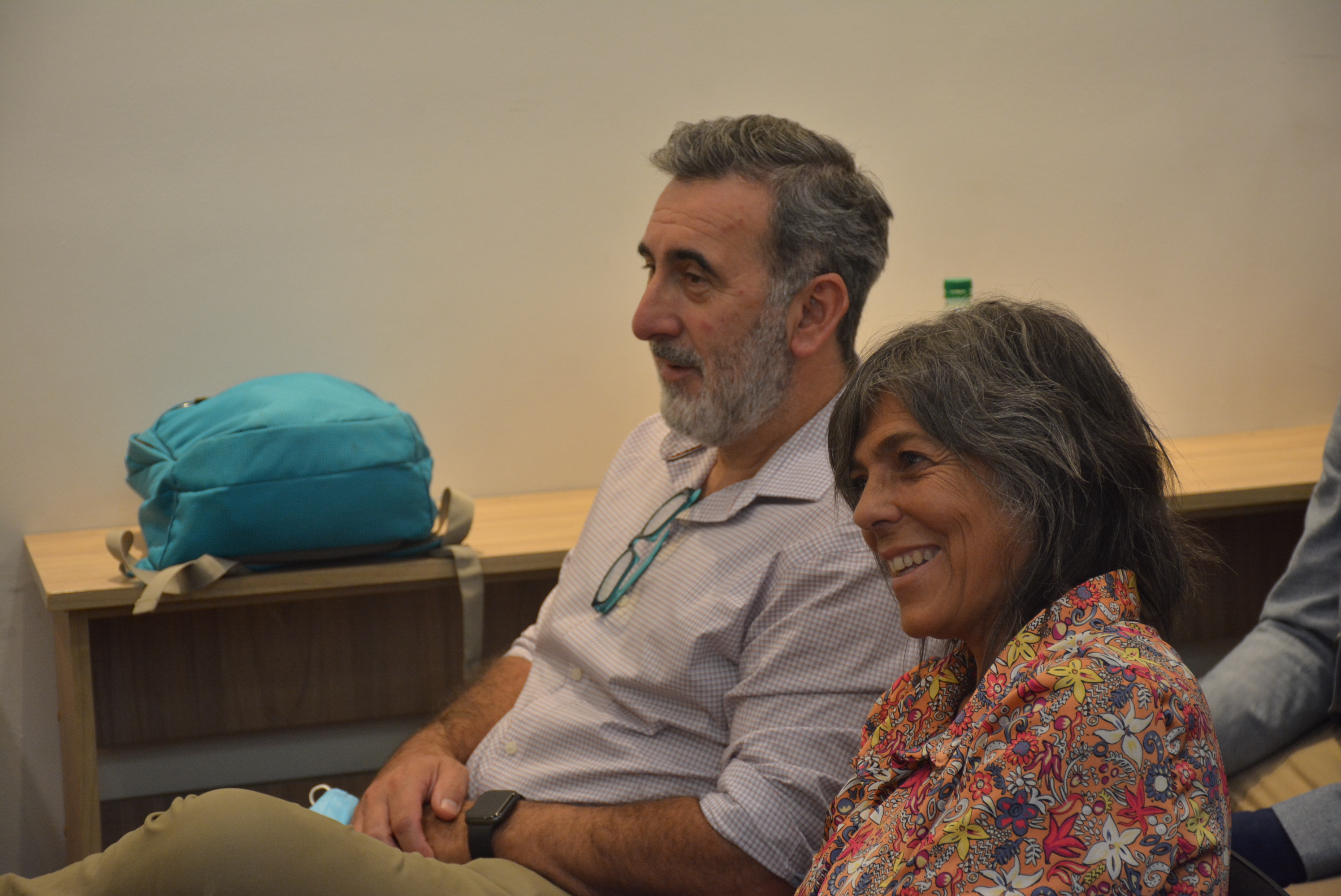 El Director de la Unidad de Relaciones Internacionales y Gobierno Abierto, Dr. Edison Lanza, y la Pro Secretaria General, A. S. Silvana Nieves, en la firma de comodato entre la Intendencia de Canelones y la Federación Uruguaya de Basketball para la construcción de un centro de entrenamiento El Director de la Unidad de Relaciones Internacionales y Gobierno Abierto, Dr. Edison Lanza, y la Pro Secretaria General, A. S. Silvana Nieves, en la firma de comodato entre la Intendencia de Canelones y la Federación Uruguaya de Basketball para la construcción de un centro de entrenamiento
