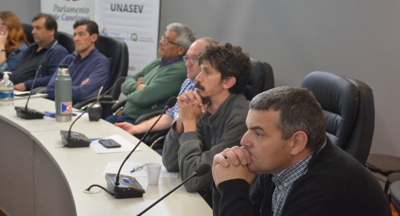 Alcaldes y concejales presentes en la Junta Alcaldes y concejales presentes en la Junta