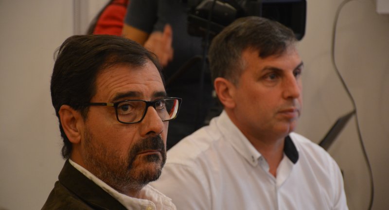 El Coordinador de Gabinete Social de Canelones, Alarico Rodríguez, y el Director de Descentralización del Gobierno de Canelones, Ruben Moreno, en el lanzamiento de la edición 2022 del programa 1000 Días de Igualdad 