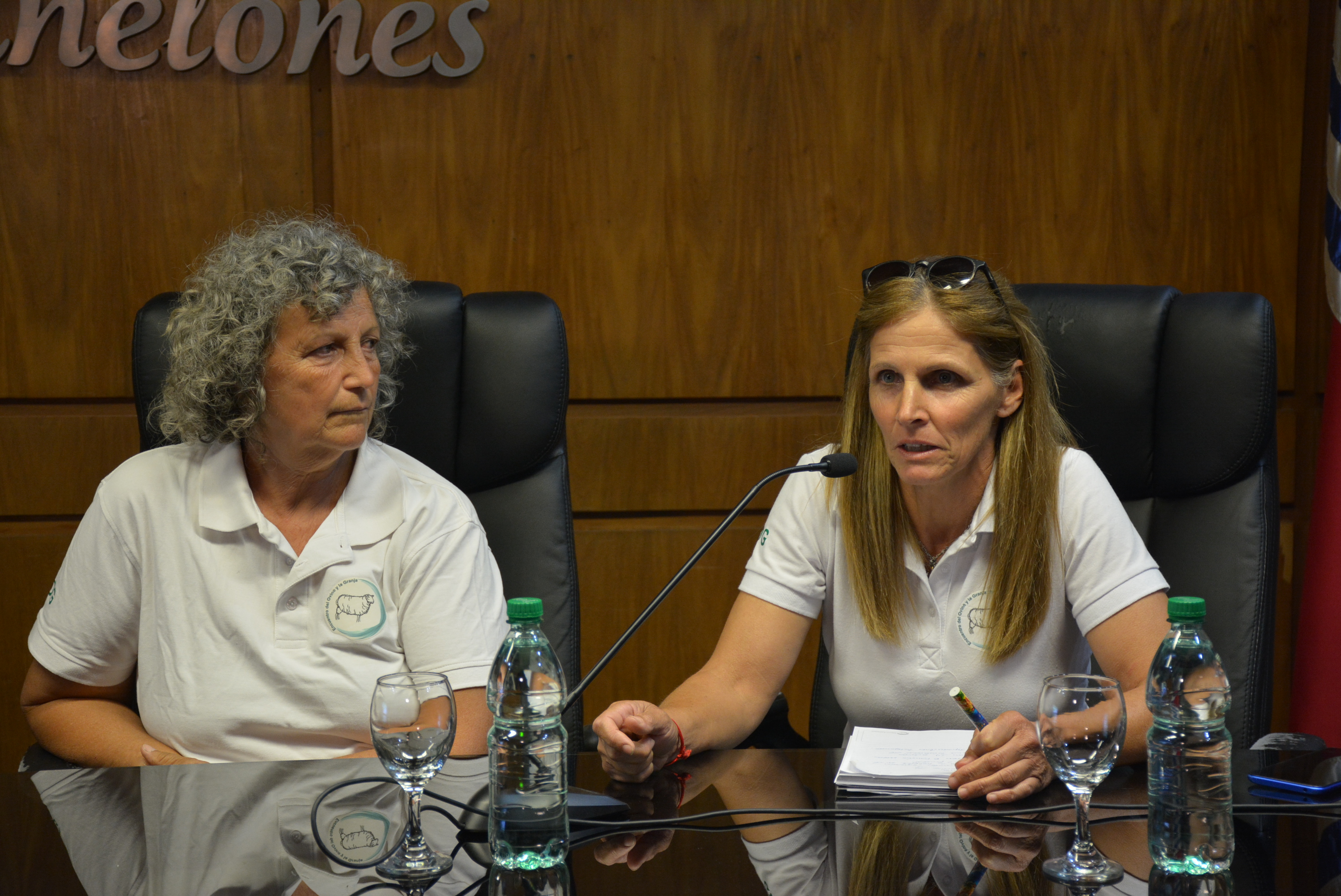 Presidenta del Encuentro del Ovino y la Granja, Nury Cerpa, y la Técnica y referente del seguimiento de los productores, Soledad Bonilla, en el lanzamiento del 5° Encuentro del Ovino y la Granja Presidenta del Encuentro del Ovino y la Granja, Nury Cerpa, y la Técnica y referente del seguimiento de los productores, Soledad Bonilla, en el lanzamiento del 5° Encuentro del Ovino y la Granja
