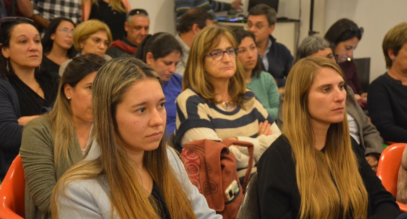 Público presente en el lanzamiento de la edición 2022 del programa 1000 Días de Igualdad realizado en la Sala Beto Satragni del Complejo Cultural Politeama,Teatro Atahualpa del Cioppo 