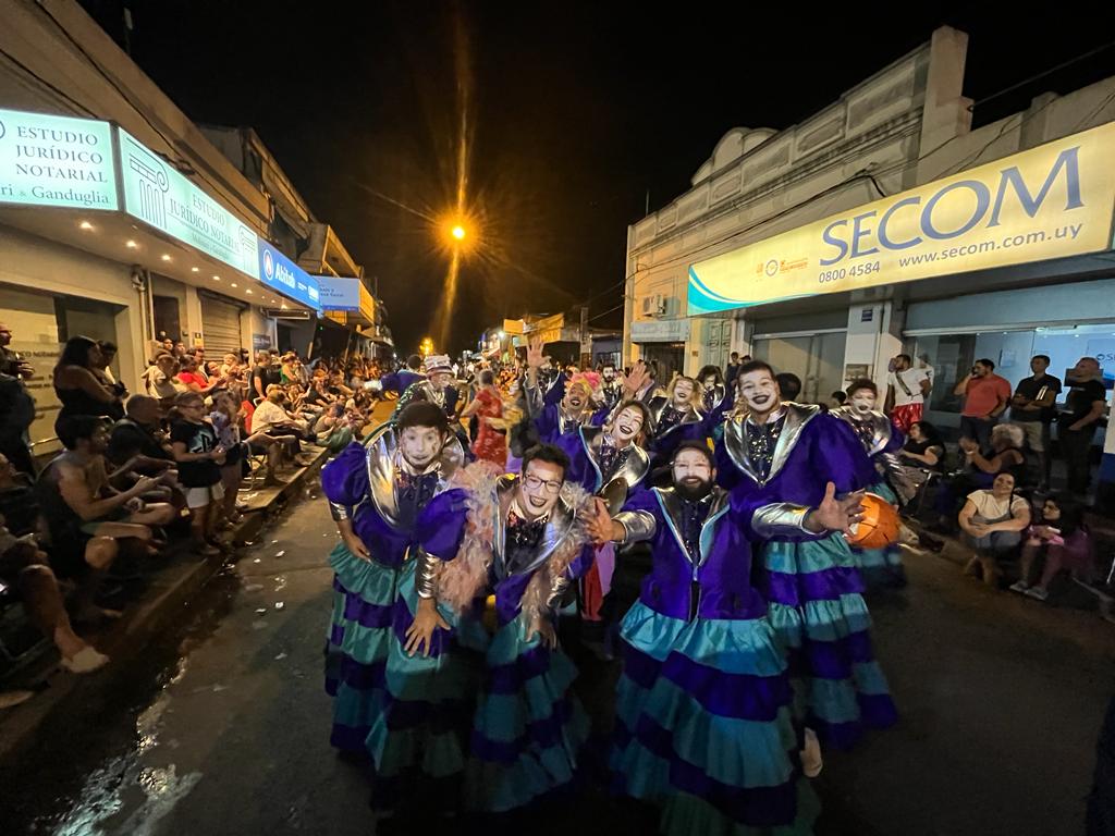 Se realizó el desfile inaugural de Carnaval en Canelones Se realizó el desfile inaugural de Carnaval en Canelones