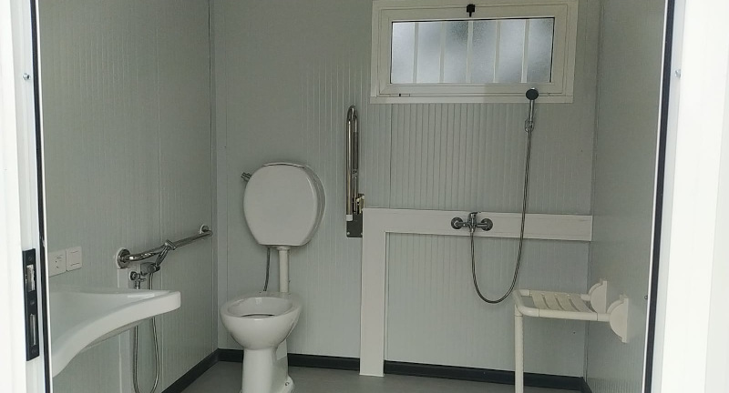 Baño plaza de deportes San Jacinto