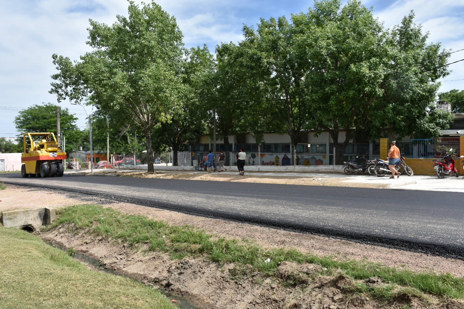 El asfaltado comprende el tramo entre Ruta 102 hasta la Escuela N° 155 El asfaltado comprende el tramo entre Ruta 102 hasta la Escuela N° 155