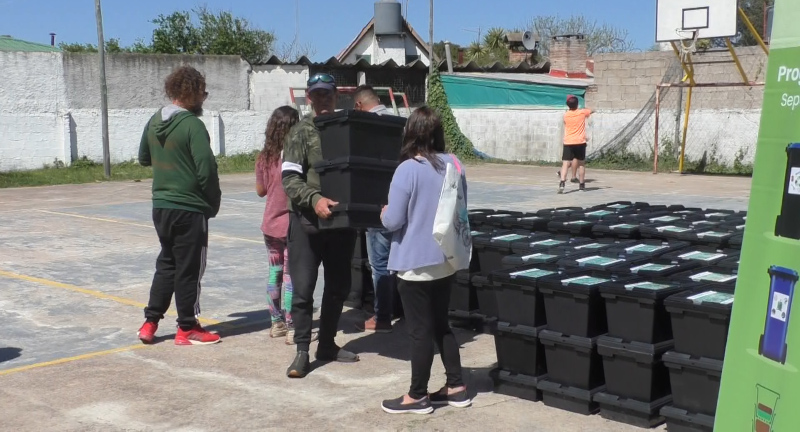 Canelones entregó composteras a 60 familias del balneario San Luis