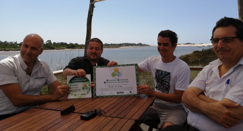 Entrega del Sello Ambiental Canario a Paradores de la costa de Canelones