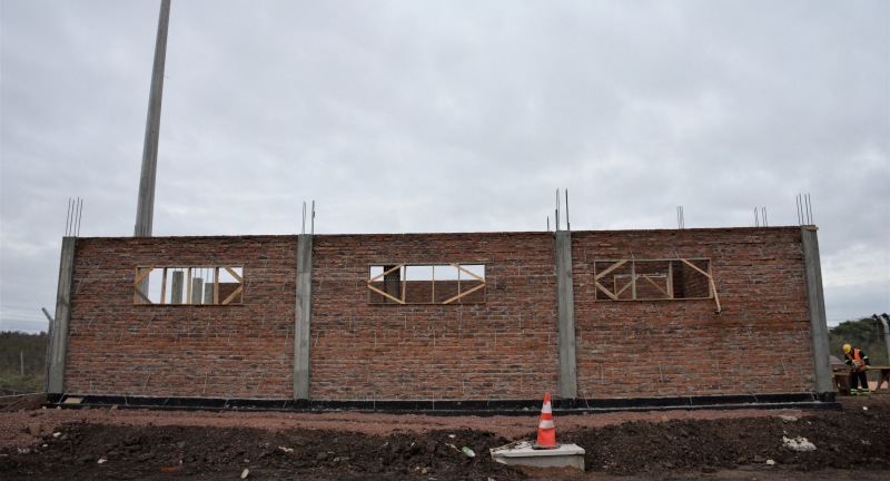 Intendencia de Canelones y UTE comenzaron la construcción de una Estación de Transformación que abastecerá al corredor de la Ruta 5 Intendencia de Canelones y UTE comenzaron la construcción de una Estación de Transformación que abastecerá al corredor de la Ruta 5