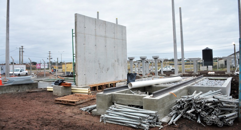 Intendencia de Canelones y UTE comenzaron la construcción de una Estación de Transformación que abastecerá al corredor de la Ruta 5 Intendencia de Canelones y UTE comenzaron la construcción de una Estación de Transformación que abastecerá al corredor de la Ruta 5