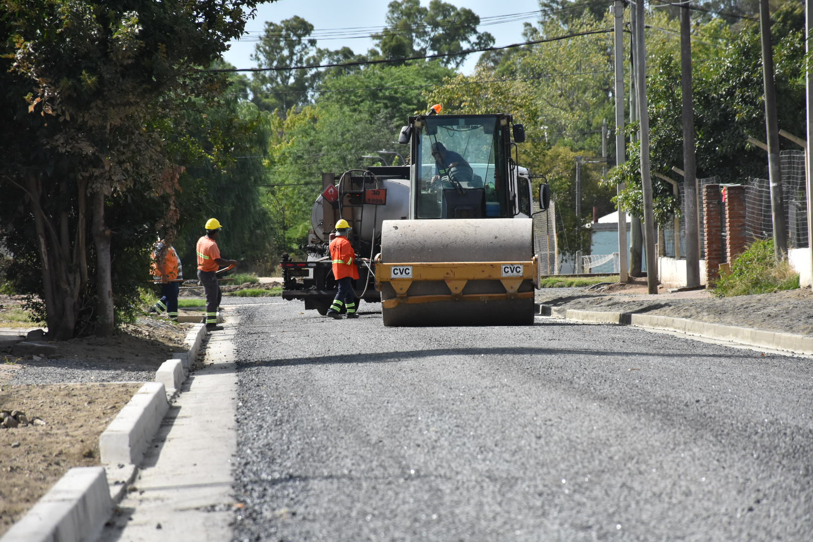 Finalizan obras de pavimentación en calles céntricas de Joaquín Suárez