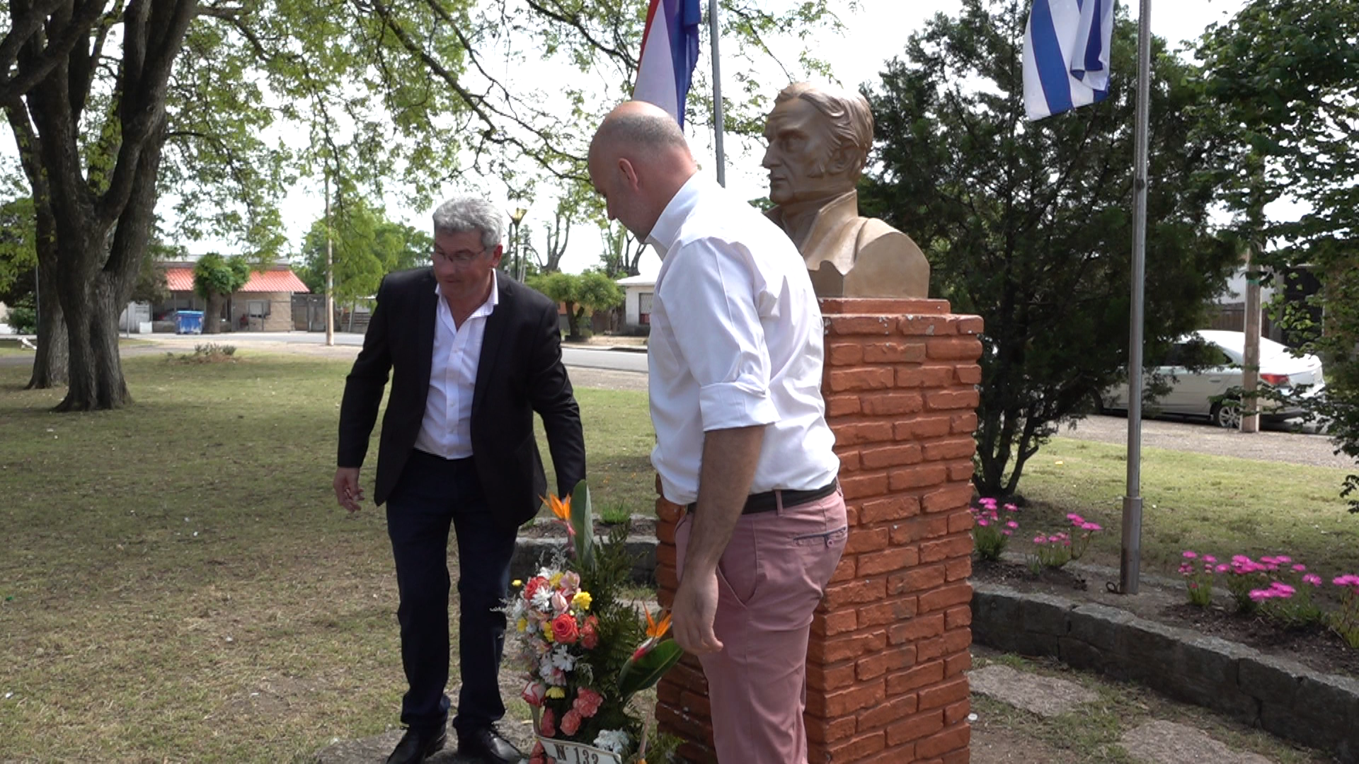 Alcalde del Municipio de Toledo, José Luis Gini, y el Secretario General de la Intendencia de Canelones, Francisco Legnani, en la conmemoración de los 133 años de Toledo