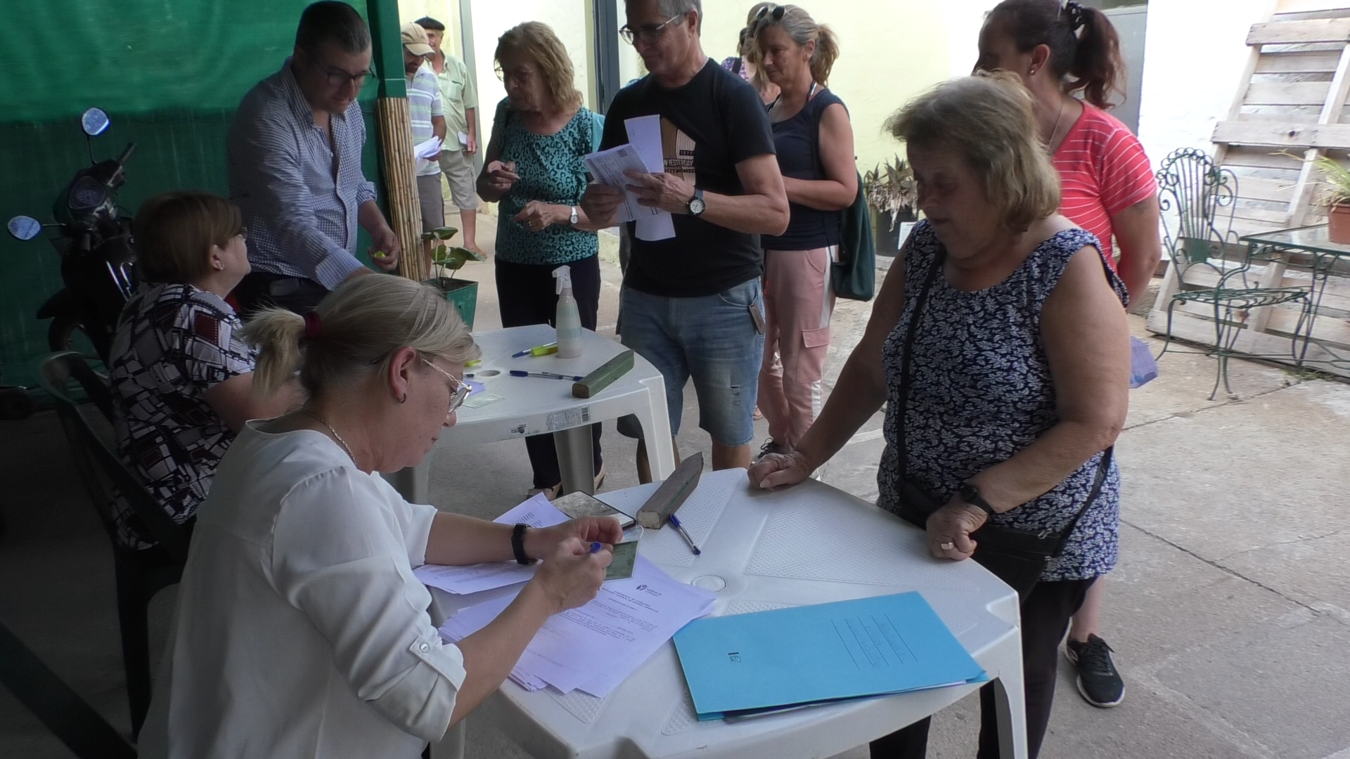 En Tala se entregaron contenedores domiciliarios a 100 familias En Tala se entregaron contenedores domiciliarios a 100 familias
