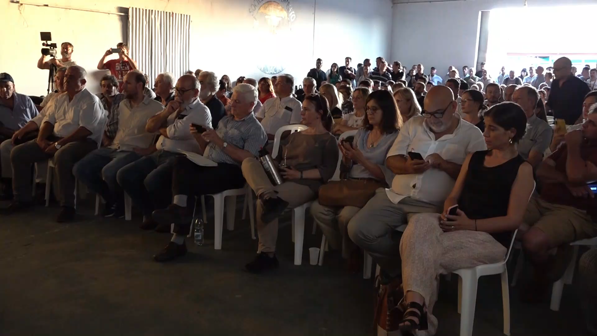 Asamblea en San Jacinto de toda la cadena avícola en rechazo al desmedido ingreso de cortes de pollo procedentes de Brasil