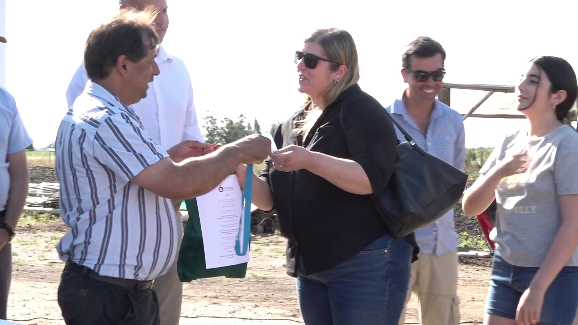 En Santa Rosa, se entregaron 15 viviendas construidas en terrenos propios de las familias beneficiarias En Santa Rosa, se entregaron 15 viviendas construidas en terrenos propios de las familias beneficiarias