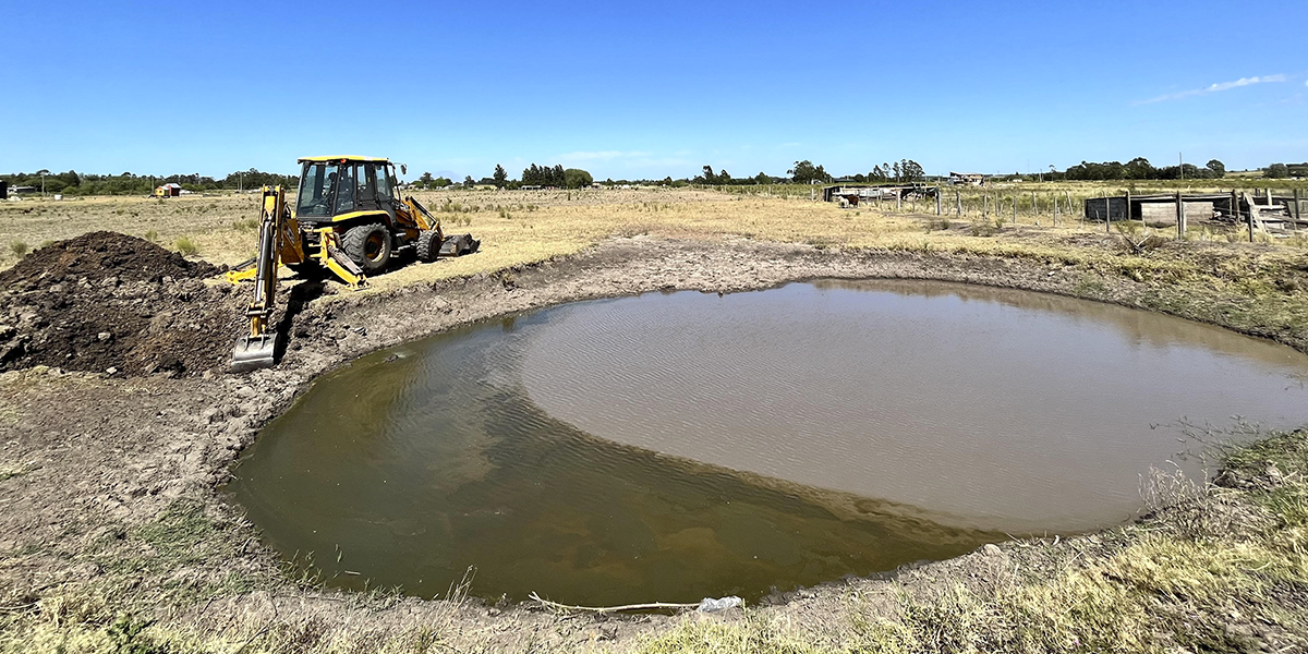 Gobierno de Canelones profundiza la asistencia a los productores rurales ante la problemática por el déficit hídrico Gobierno de Canelones profundiza la asistencia a los productores rurales ante la problemática por el déficit hídrico