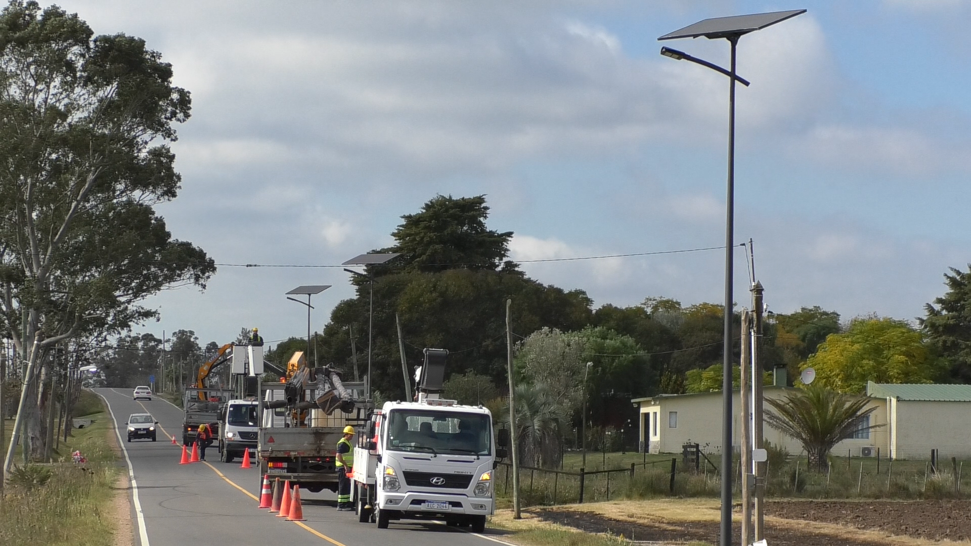 Intendencia de Canelones inauguró la primera red lumínica vial solar en la zona rural Intendencia de Canelones inauguró la primera red lumínica vial solar en la zona rural