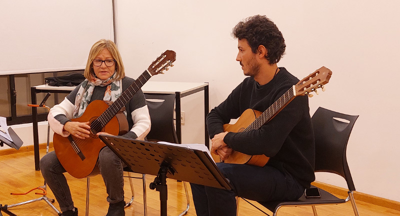 Alumnos de las cátedras de guitarra del Conservatorio Departamental de Música realizaron un recital en el Complejo Cultural Politeama Alumnos de las cátedras de guitarra del Conservatorio Departamental de Música realizaron un recital en el Complejo Cultural Politeama
