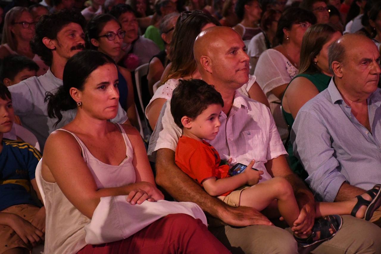 Fiesta Nacional de la Vendimia: Las Piedras celebró con gran marco de público una nueva edición Fiesta Nacional de la Vendimia: Las Piedras celebró con gran marco de público una nueva edición