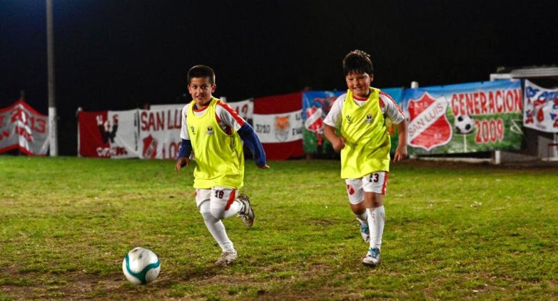Comenzó el Apertura en el Baby Fútbol canario con la primera fecha que se  jugó este fin de semana. – HOY CANELONES
