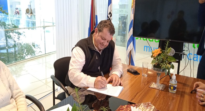 ndencia de Canelones y Cámara de Comercio de Ciudad de la Costa ndencia de Canelones y Cámara de Comercio de Ciudad de la Costa