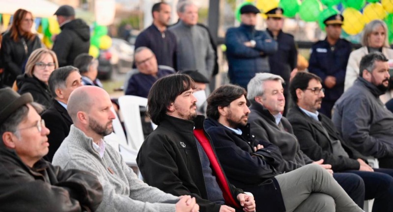 Autoridades departamentales en la inauguración del Plan de Mejoramiento Barrial en Municipal 1 de Santa Lucía