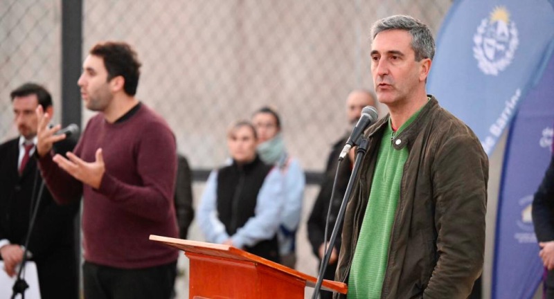 Alcalde del Municipio de Santa Lucía, Leonardo Mollo, en la inauguración del Plan de Mejoramiento Barrial en Municipal 1 de Santa Lucía Alcalde del Municipio de Santa Lucía, Leonardo Mollo, en la inauguración del Plan de Mejoramiento Barrial en Municipal 1 de Santa Lucía