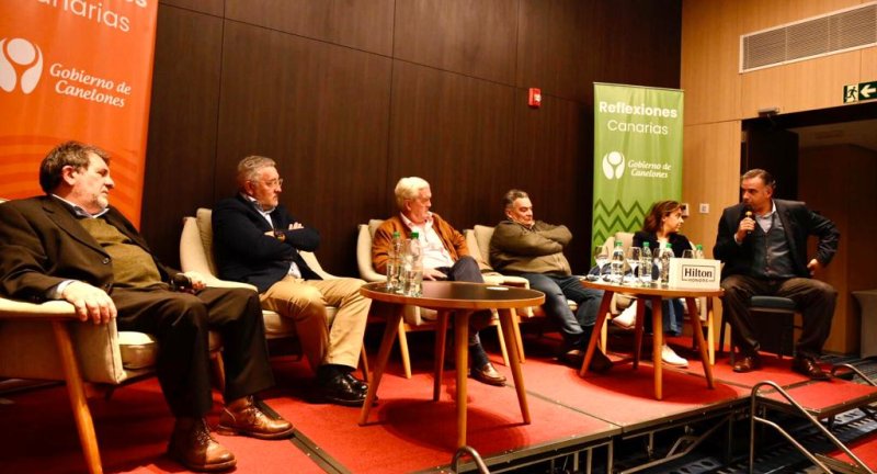 Se realizó una nueva instancia de las Reflexiones Canarias con la temática A 20 años de la crisis del 2002, ¿qué aprendimos los uruguayos? Se realizó una nueva instancia de las Reflexiones Canarias con la temática A 20 años de la crisis del 2002, ¿qué aprendimos los uruguayos?