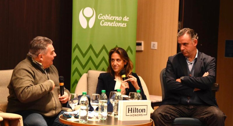 Se realizó una nueva instancia de las Reflexiones Canarias con la temática A 20 años de la crisis del 2002, ¿qué aprendimos los uruguayos? Se realizó una nueva instancia de las Reflexiones Canarias con la temática A 20 años de la crisis del 2002, ¿qué aprendimos los uruguayos?