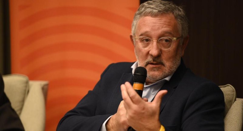 Se realizó una nueva instancia de las Reflexiones Canarias con la temática A 20 años de la crisis del 2002, ¿qué aprendimos los uruguayos? Se realizó una nueva instancia de las Reflexiones Canarias con la temática A 20 años de la crisis del 2002, ¿qué aprendimos los uruguayos?