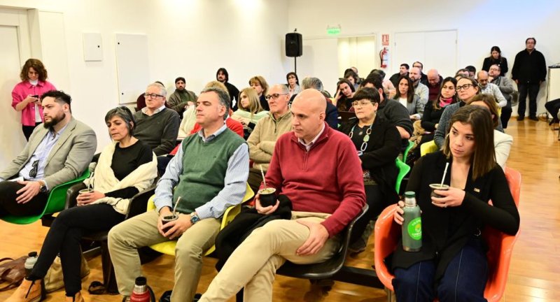 Gobierno de Canelones y Naciones Unidas en Uruguay analizaron la situación socioeconómica del Departamento en el escenario pospandemia Gobierno de Canelones y Naciones Unidas en Uruguay analizaron la situación socioeconómica del Departamento en el escenario pospandemia