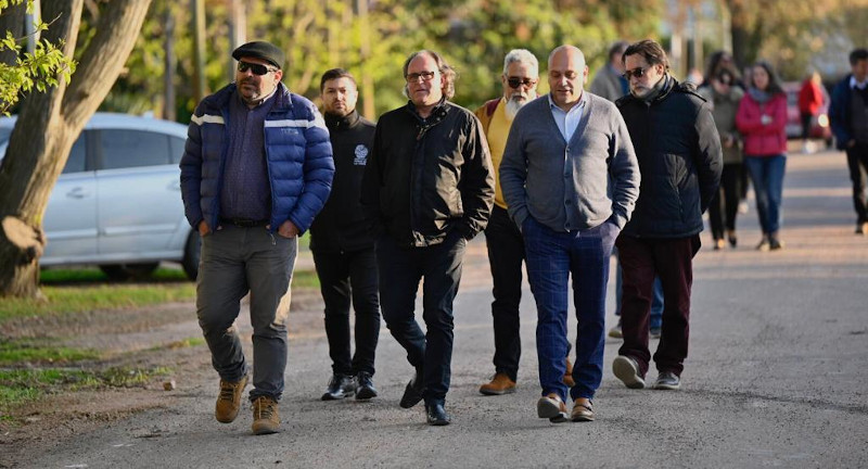 Autoridades de la Intendencia recorrieron obra vial e hidráulica de la Av. Márquez Castro en Solymar Autoridades de la Intendencia recorrieron obra vial e hidráulica de la Av. Márquez Castro en Solymar