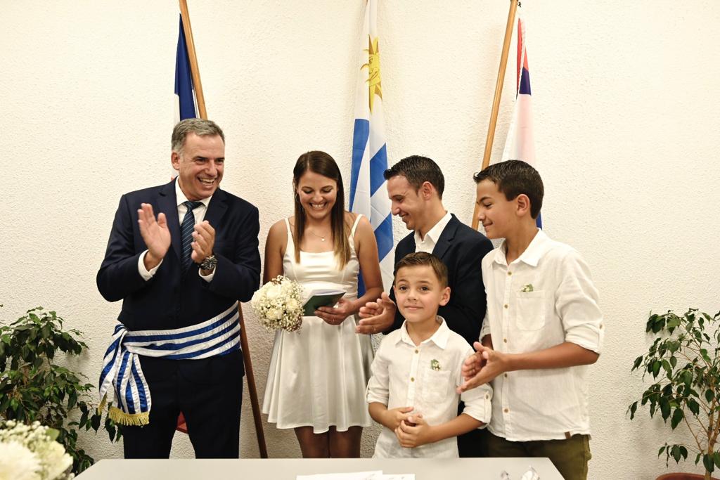 Intendente Orsi ofició su primer casamiento en la localidad de San Jacinto Intendente Orsi ofició su primer casamiento en la localidad de San Jacinto