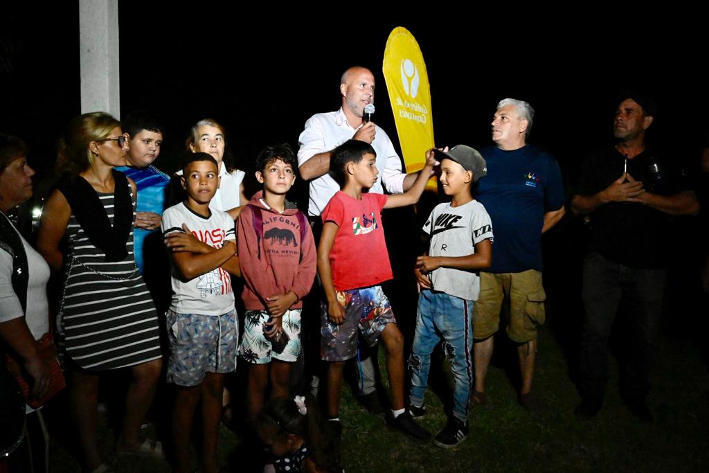 Siguen las mejoras en la luminaria de Canelones y esta vez fue el turno de la ciudad Gral. Líber Seregni – Municipio de Nicolich Siguen las mejoras en la luminaria de Canelones y esta vez fue el turno de la ciudad Gral. Líber Seregni – Municipio de Nicolich