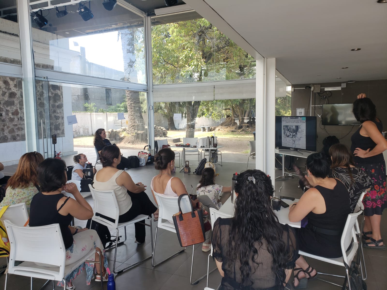 Jornada de paro activo de mujeres y encuentro de trabajadoras municipales canarias en Sauce Jornada de paro activo de mujeres y encuentro de trabajadoras municipales canarias en Sauce