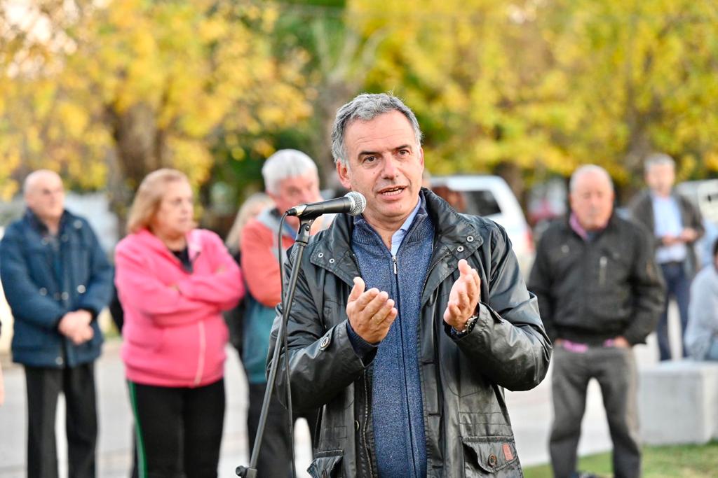 Intendente de Canelones, Prof. Yamandú Orsi, en inauguración de obras en el parque Clemente Estable de Santa Lucía Intendente de Canelones, Prof. Yamandú Orsi, en inauguración de obras en el parque Clemente Estable de Santa Lucía