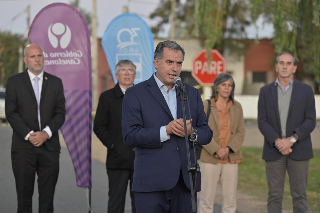 Intendente Orsi inauguró importante obra en el barrio Pueblo Nuevo de Las Piedras Intendente Orsi inauguró importante obra en el barrio Pueblo Nuevo de Las Piedras